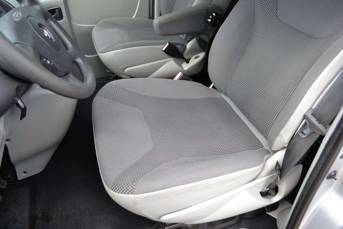 Opel Vivaro 2010 — photo 22