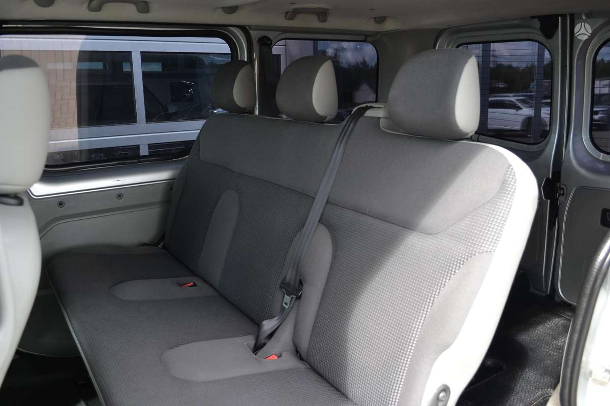 Opel Vivaro 2010 — photo 26