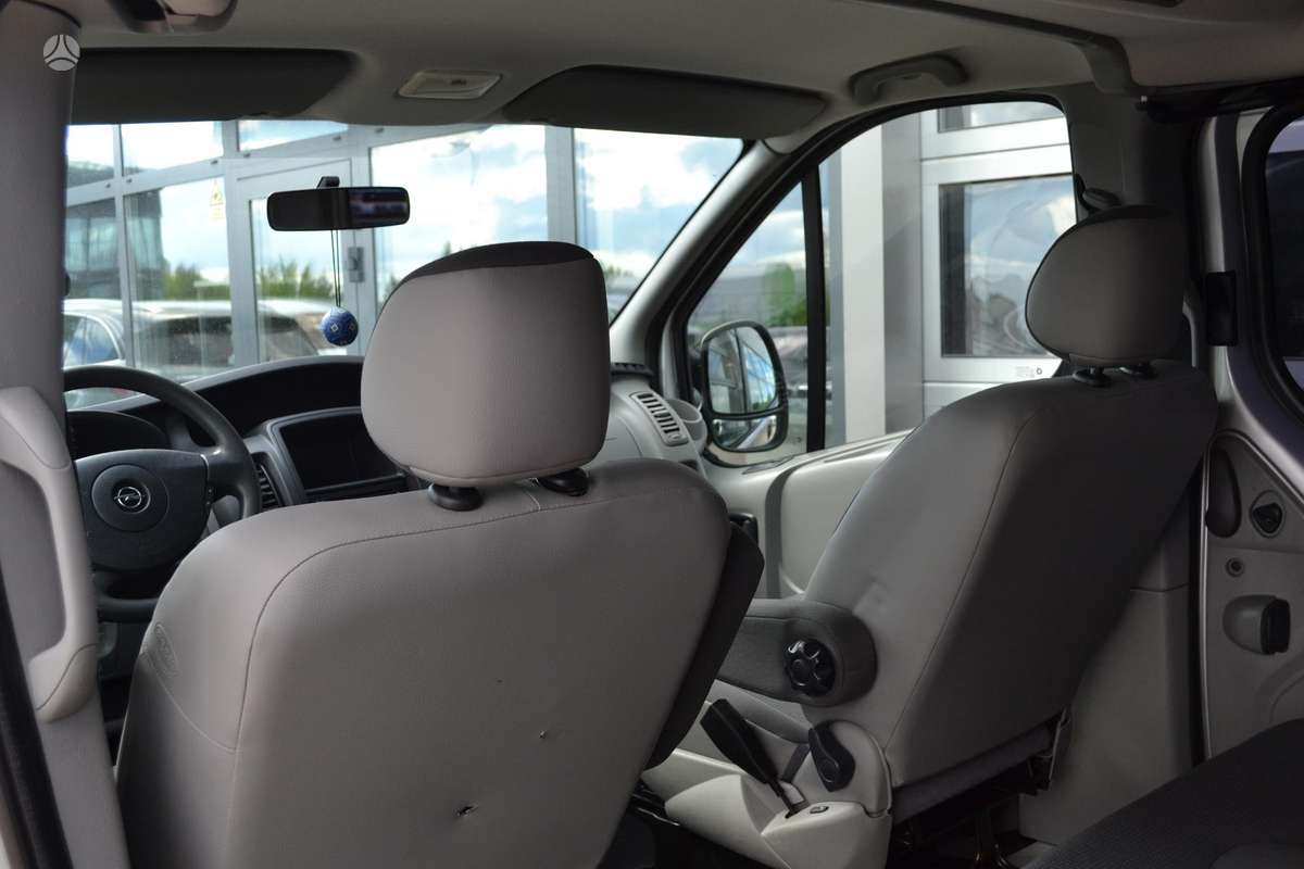 Opel Vivaro 2010 — photo 27