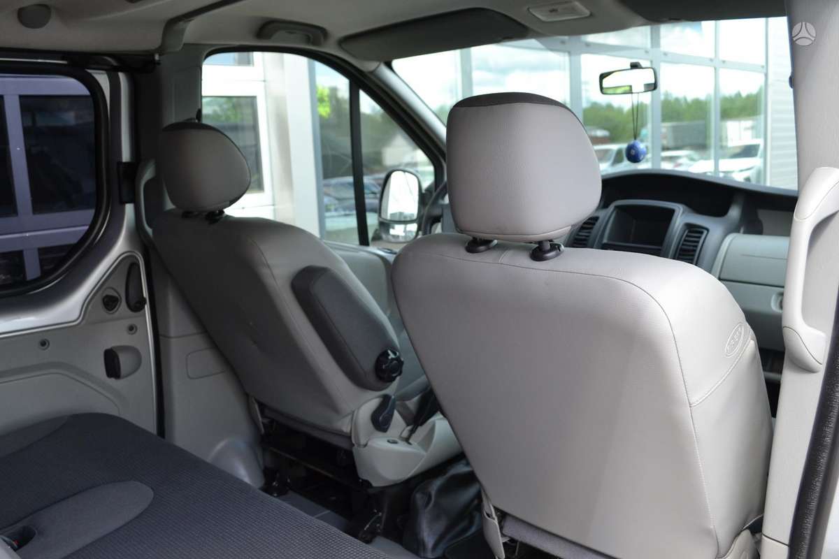 Opel Vivaro 2010 — photo 34