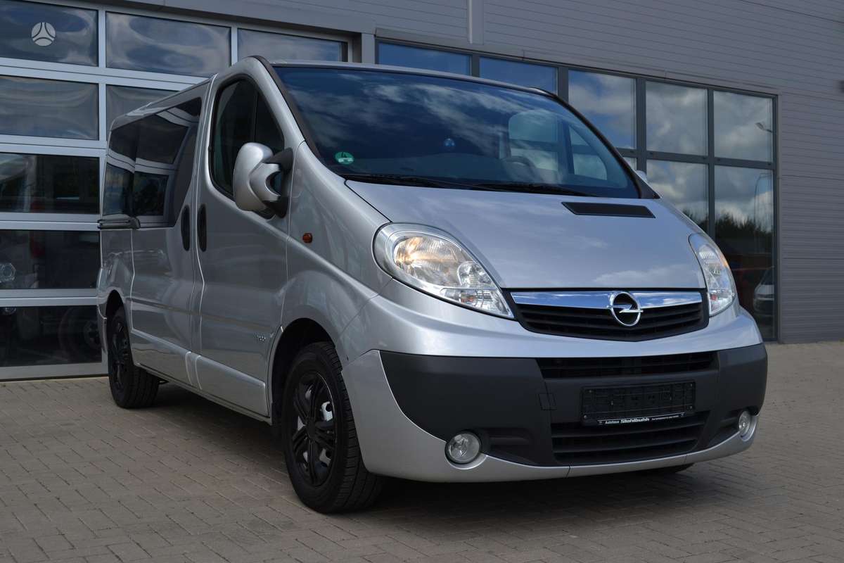 Opel Vivaro 2010 — engine 1995 cm³, 114 HP (84kW)