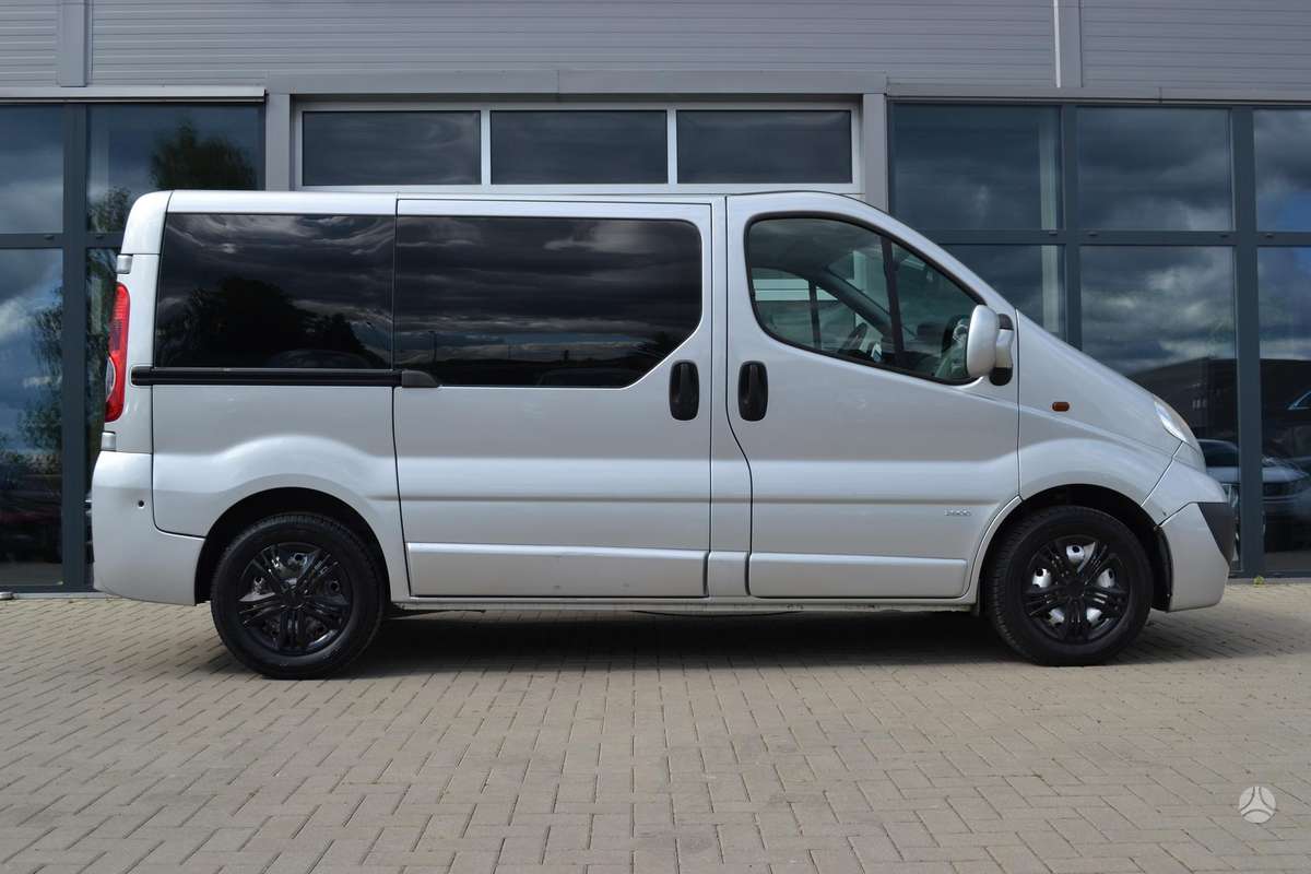 Opel Vivaro 2010 — photo 5