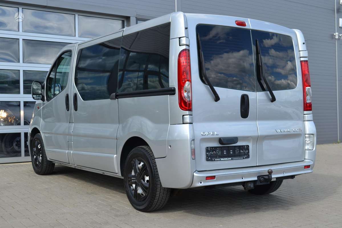 Opel Vivaro 2010 — photo 7