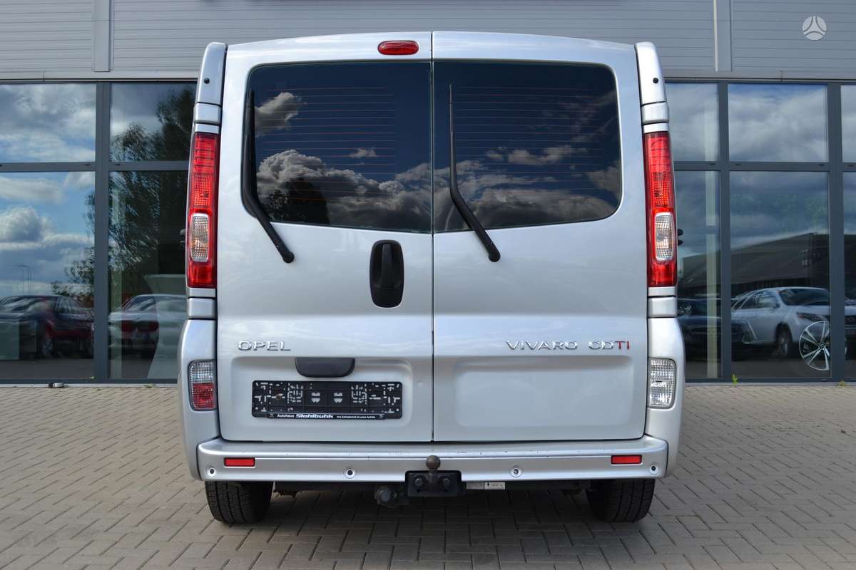 Opel Vivaro 2010 — photo 8