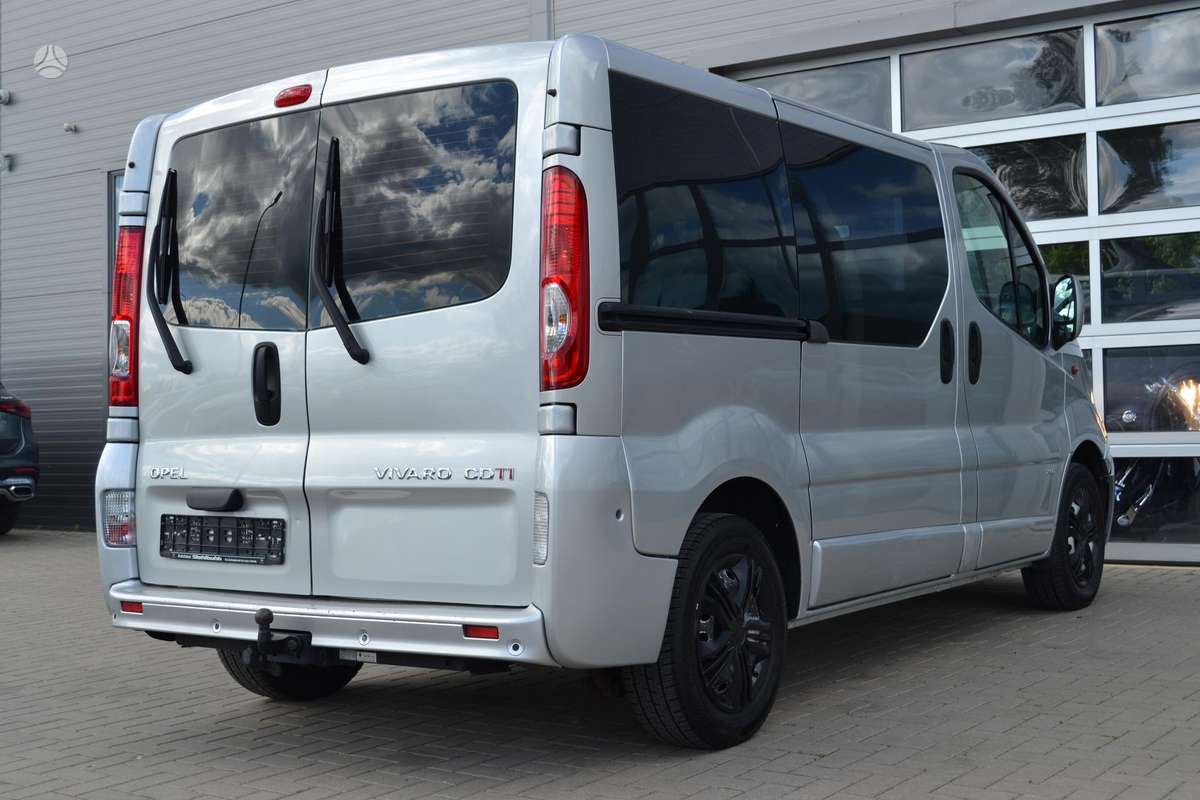 Opel Vivaro 2010 — photo 9