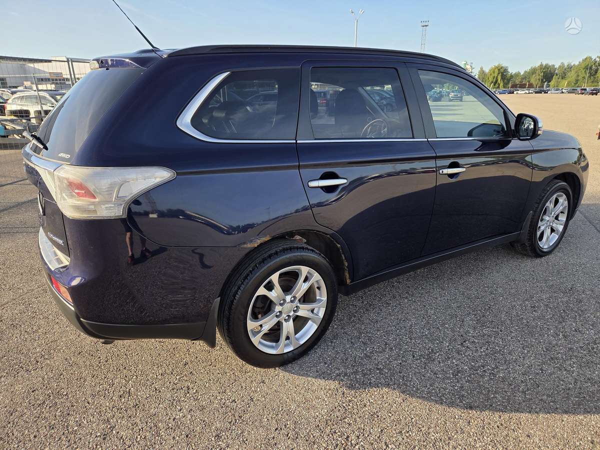 Mitsubishi Outlander 2013 — photo 10