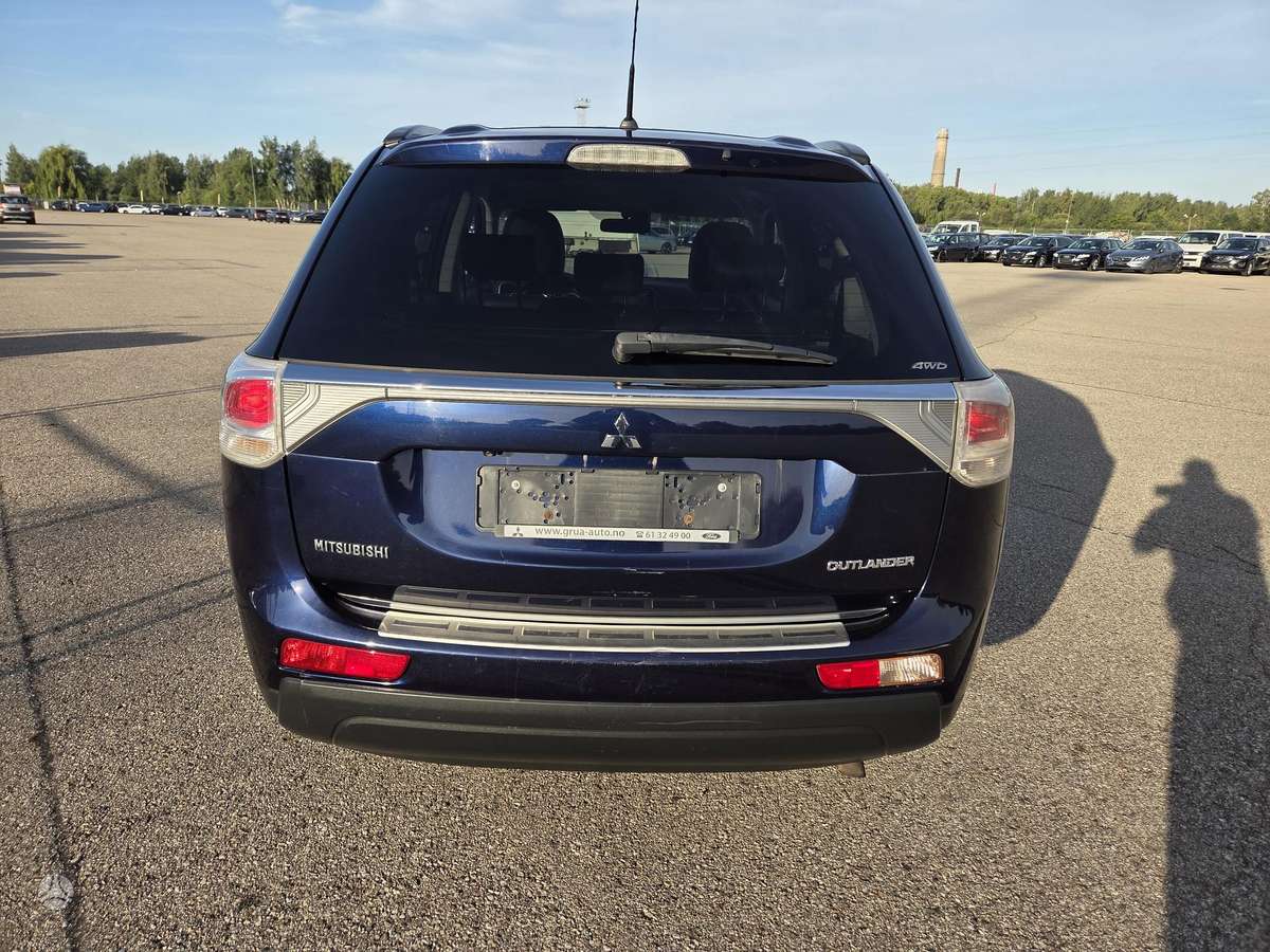 Mitsubishi Outlander 2013 — photo 11