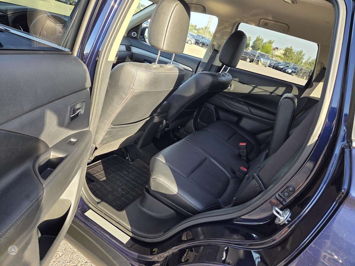 Mitsubishi Outlander 2013 — photo 13