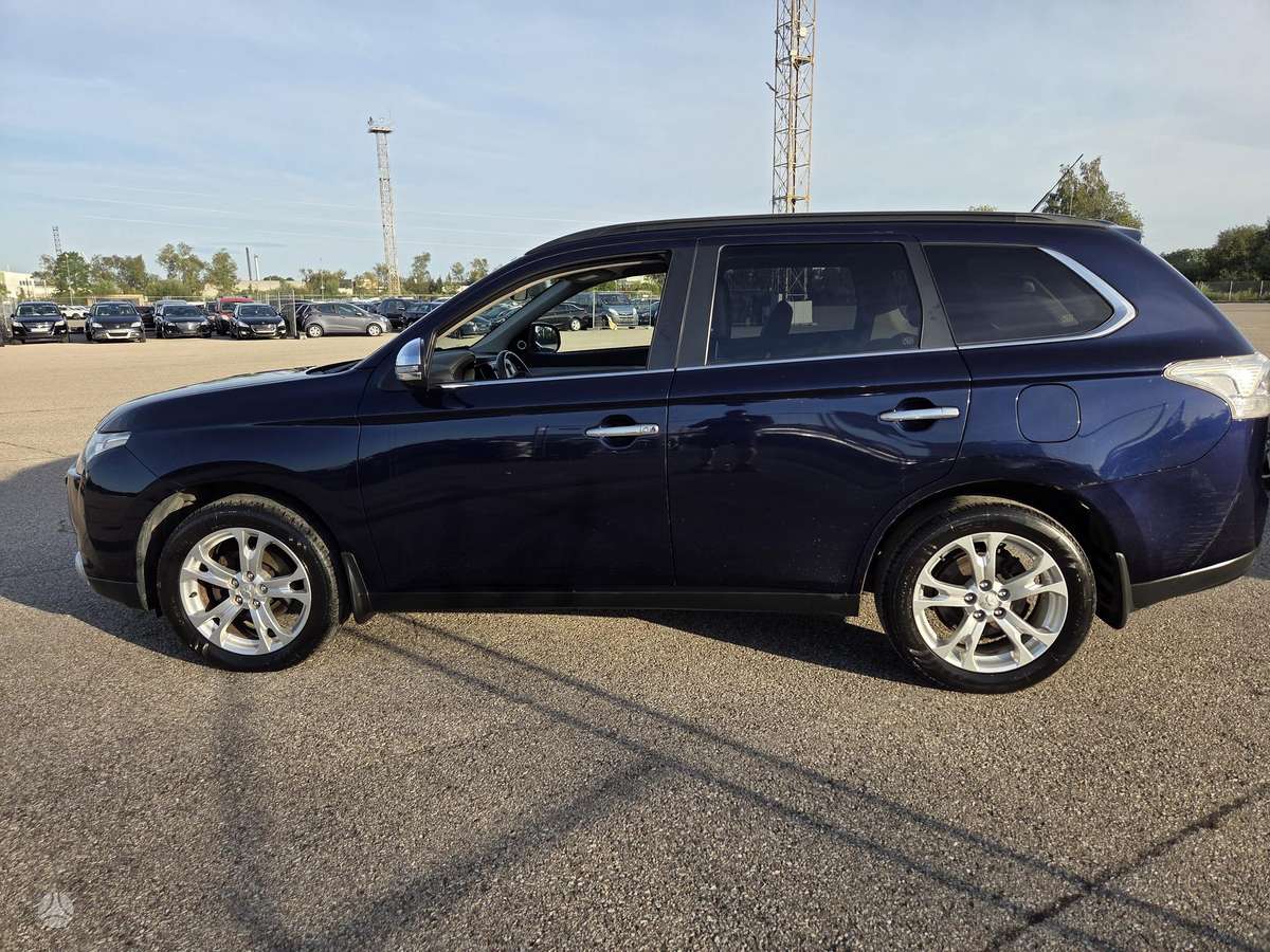 Mitsubishi Outlander 2013 — engine 2300 cm³, 150 HP (110kW)