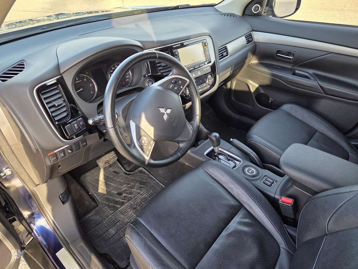 Mitsubishi Outlander 2013 — photo 6