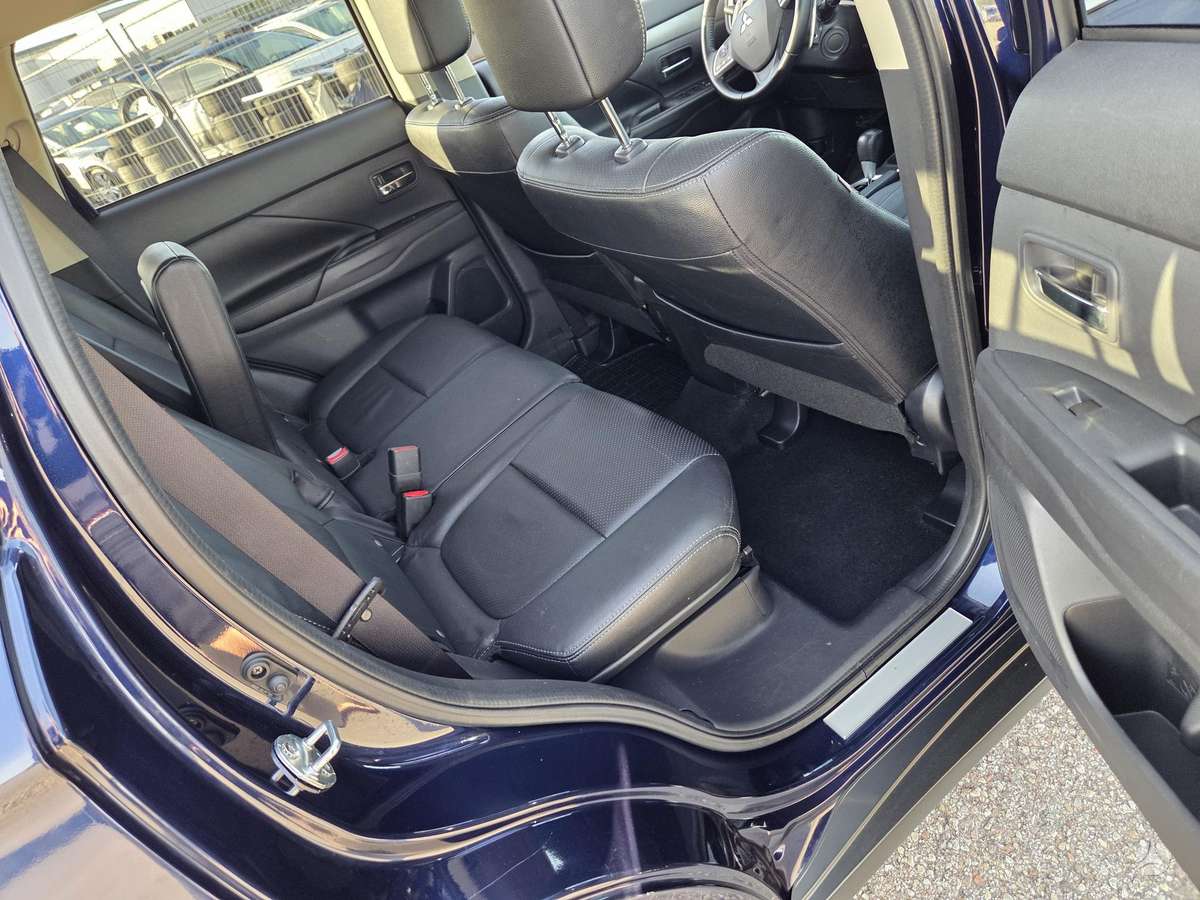 Mitsubishi Outlander 2013 — photo 9