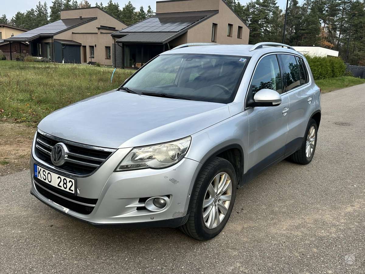 Volkswagen Tiguan 2009 — вигляд ззаду