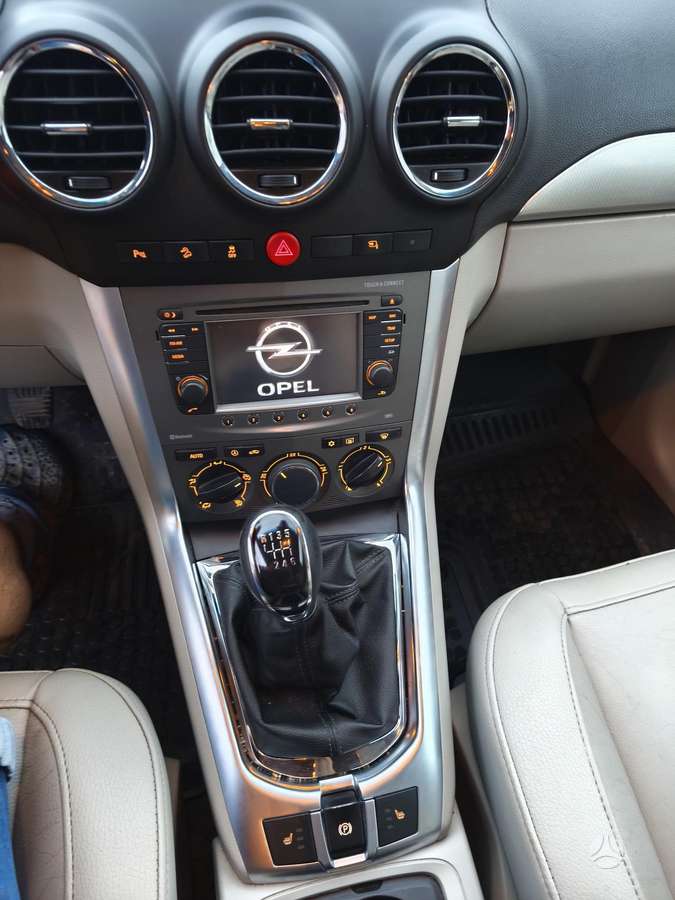 Opel Antara 2013 — photo 16