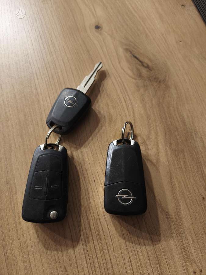 Opel Antara 2013 — photo 24