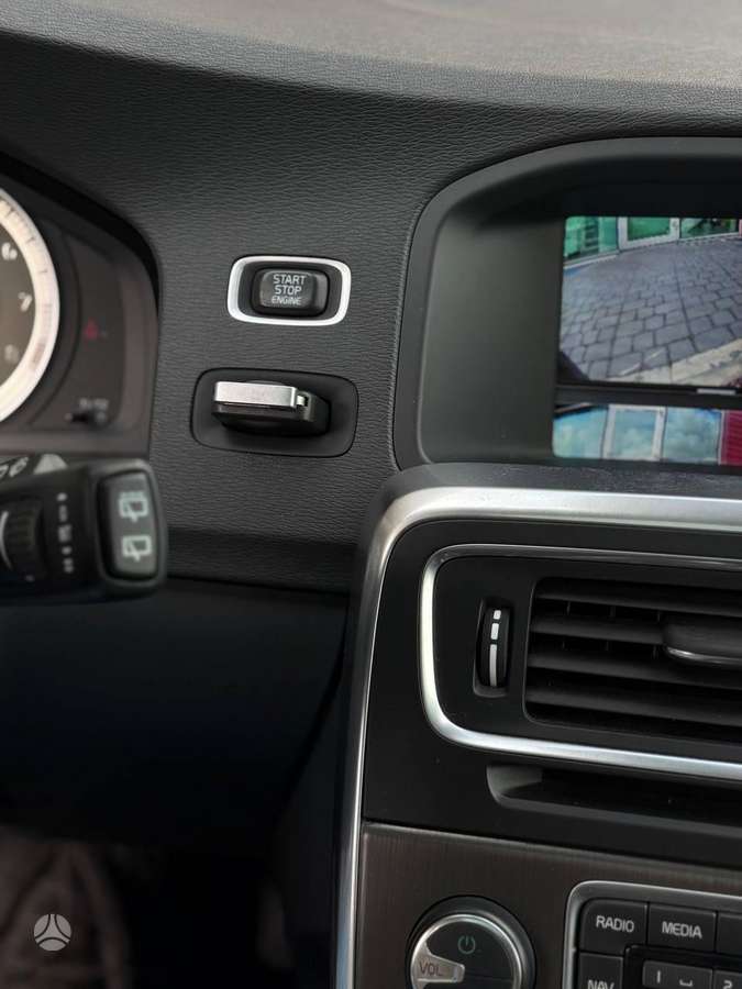 Volvo V60 2012 — photo 19