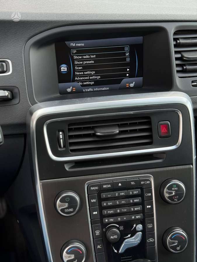 Volvo V60 2012 — photo 20