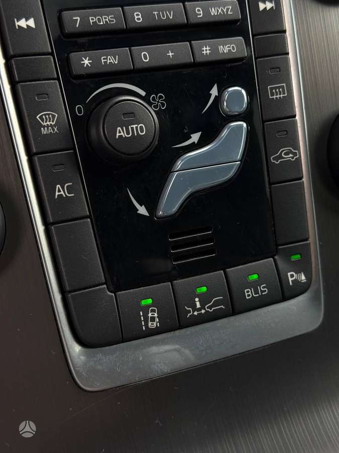 Volvo V60 2012 — photo 23