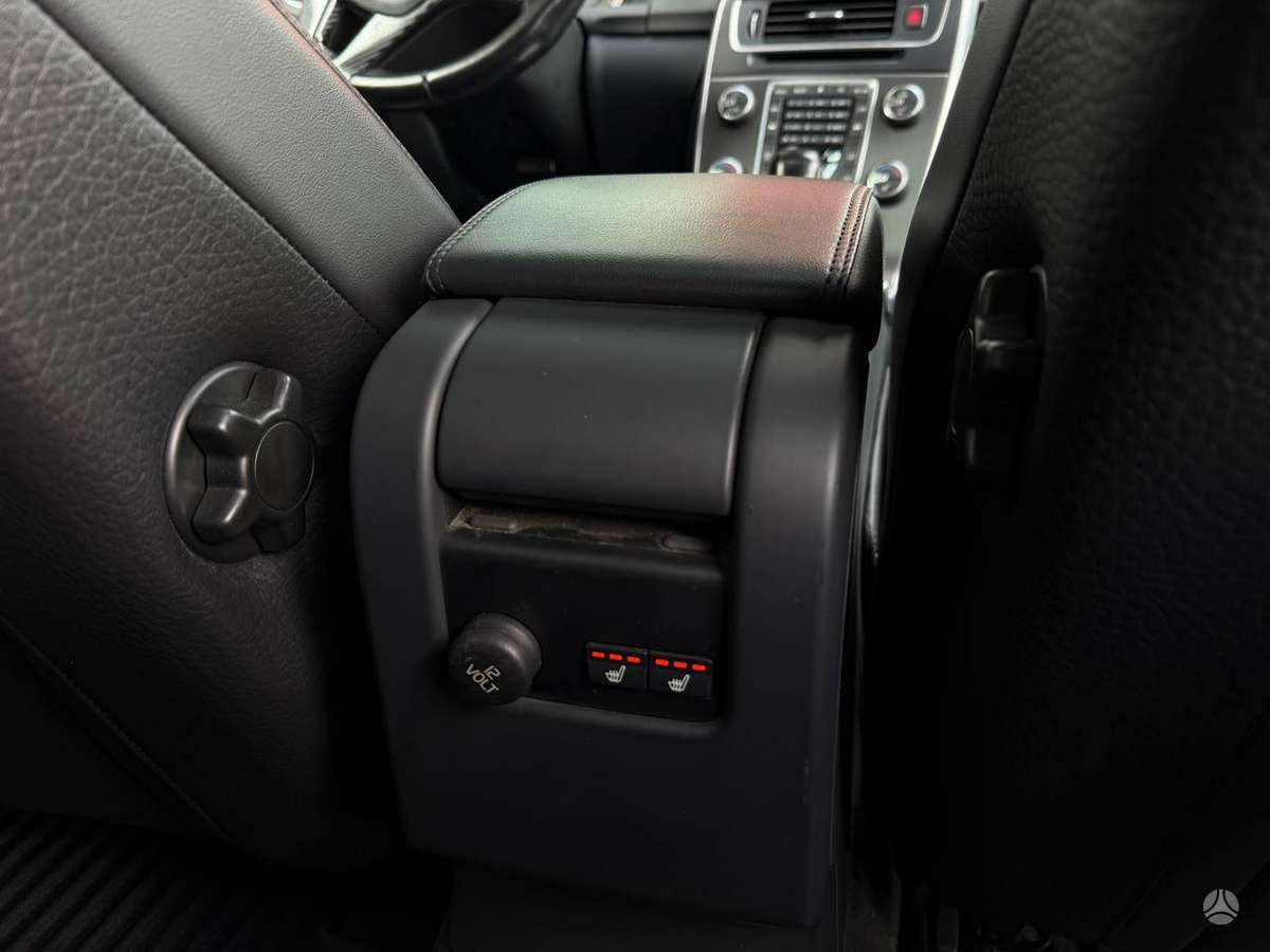 Volvo V60 2012 — photo 32