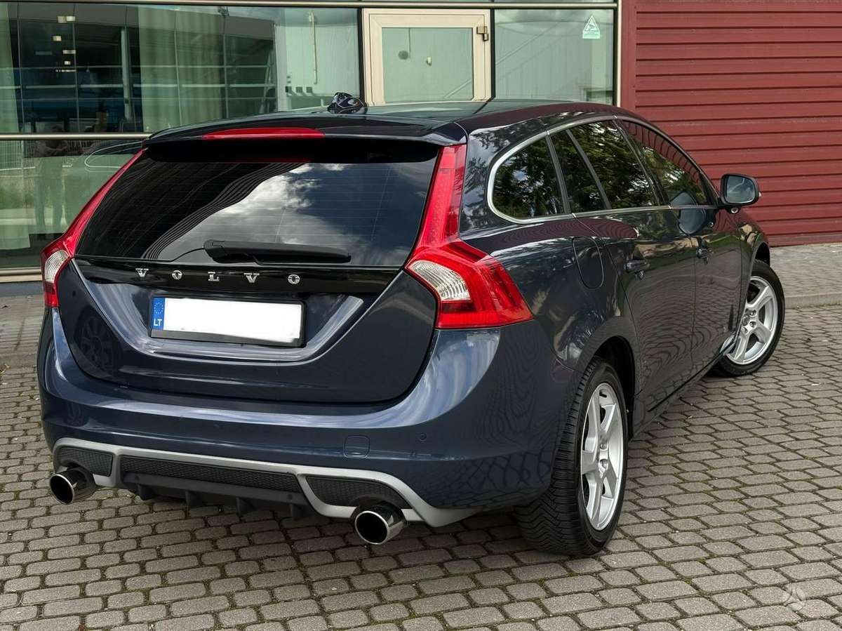 Volvo V60 2012 — photo 8