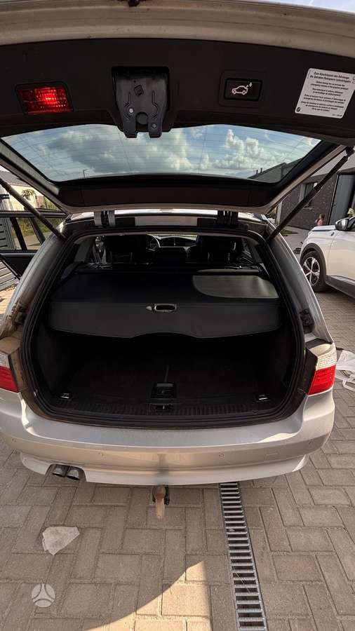 BMW 525 2008 — photo 14