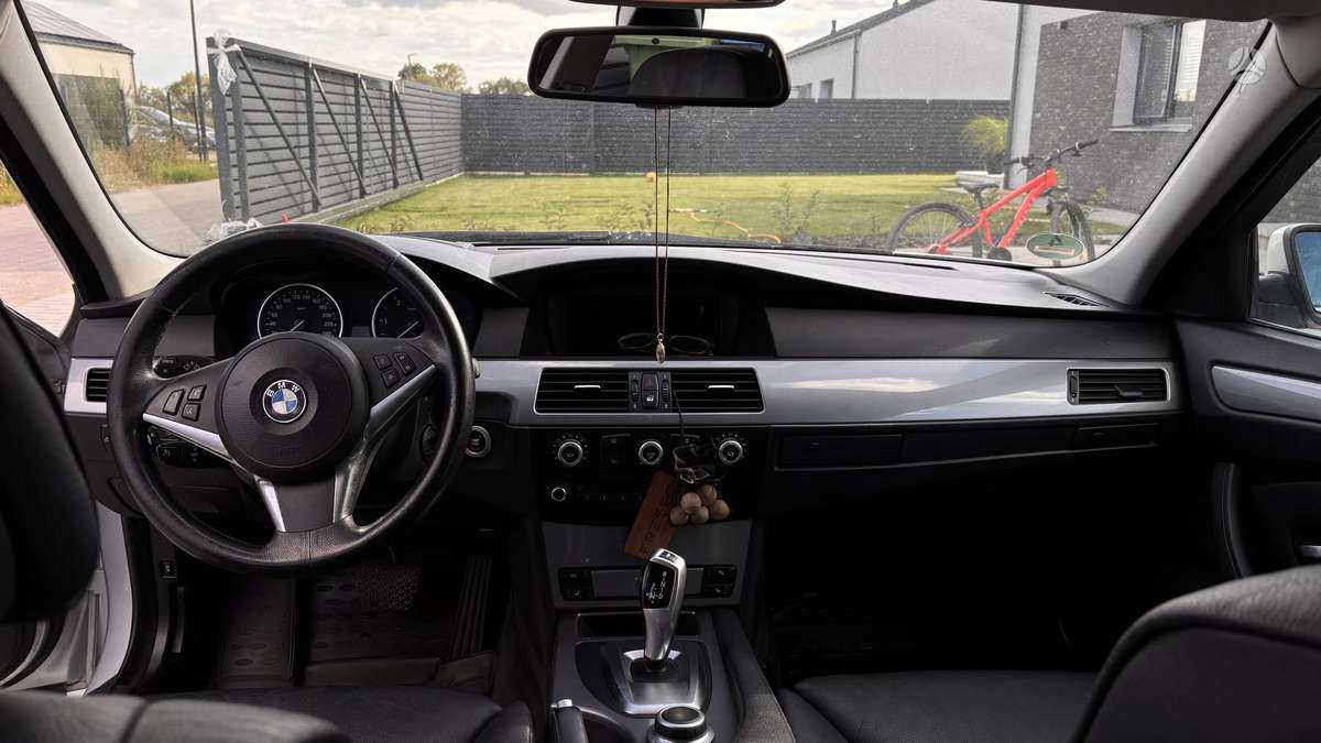 BMW 525 2008 — photo 17