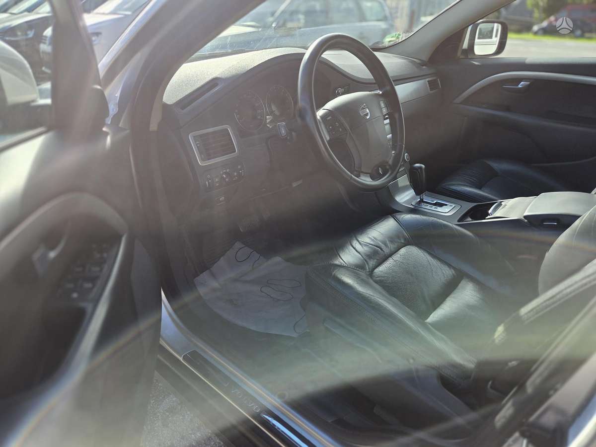 Volvo XC70 2009 — photo 10