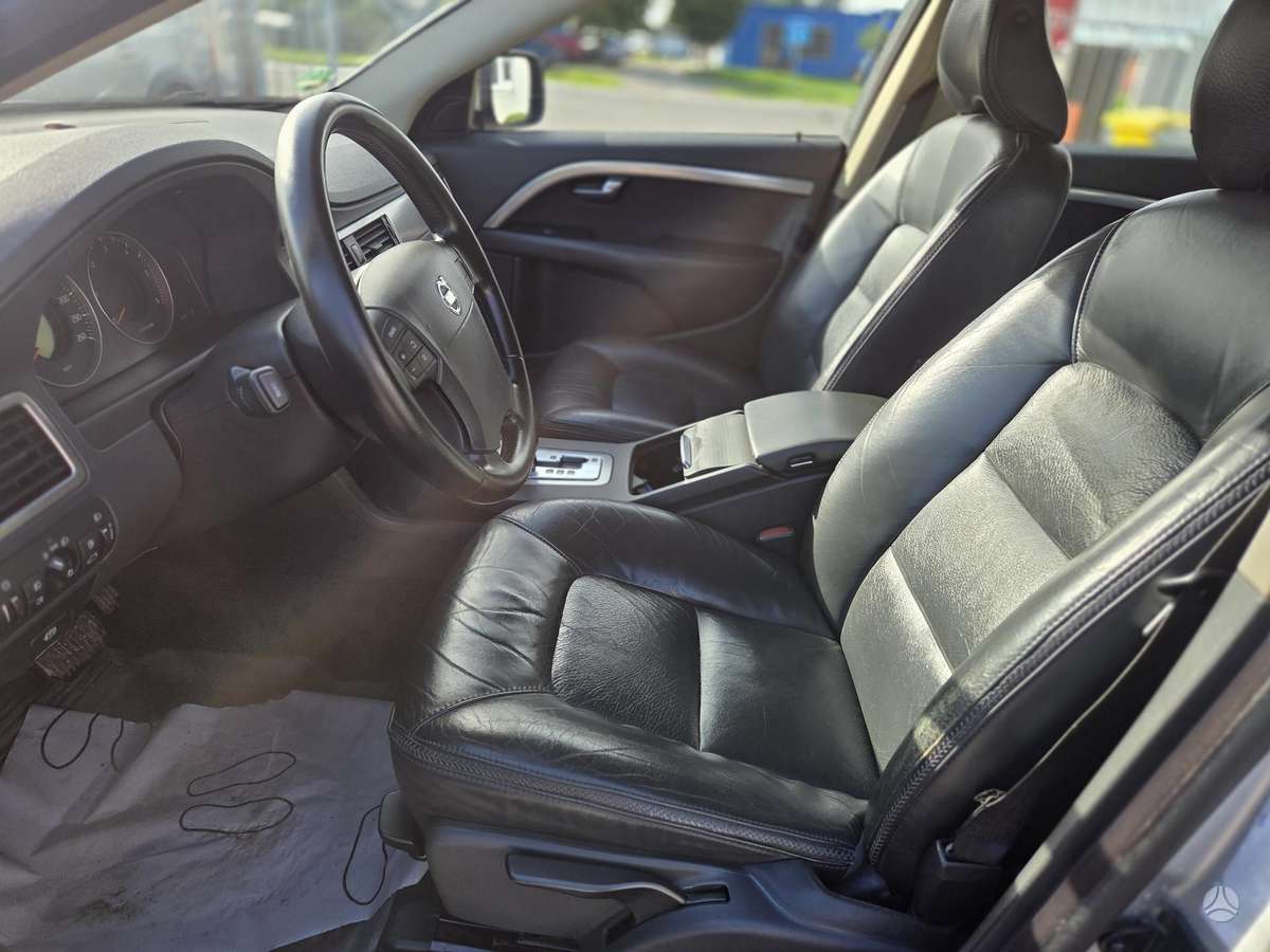 Volvo XC70 2009 — photo 11
