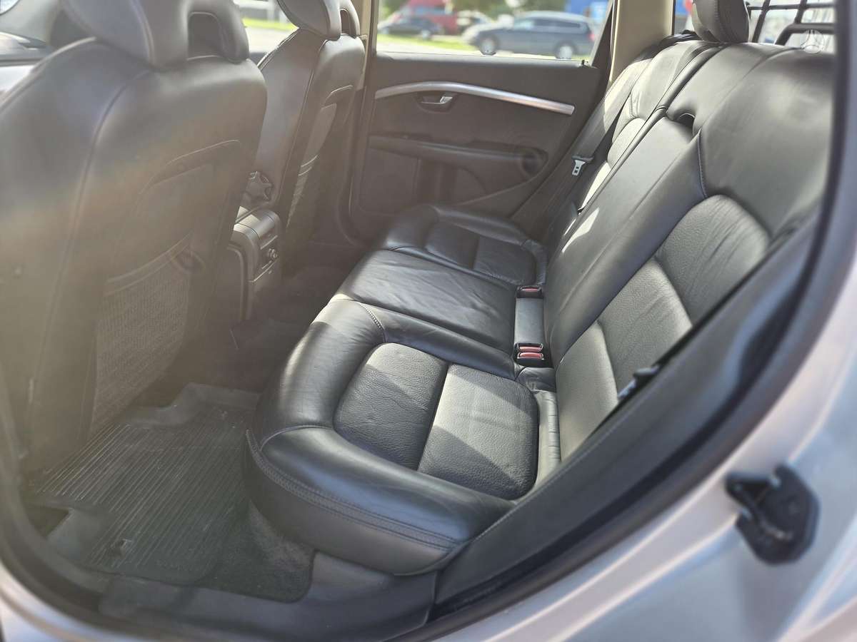 Volvo XC70 2009 — photo 13