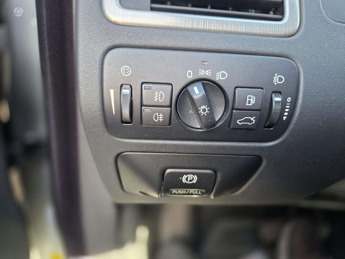 Volvo XC70 2009 — photo 14