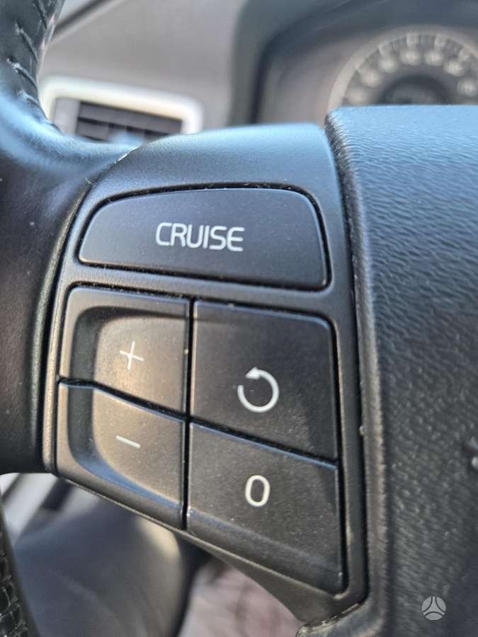 Volvo XC70 2009 — photo 16