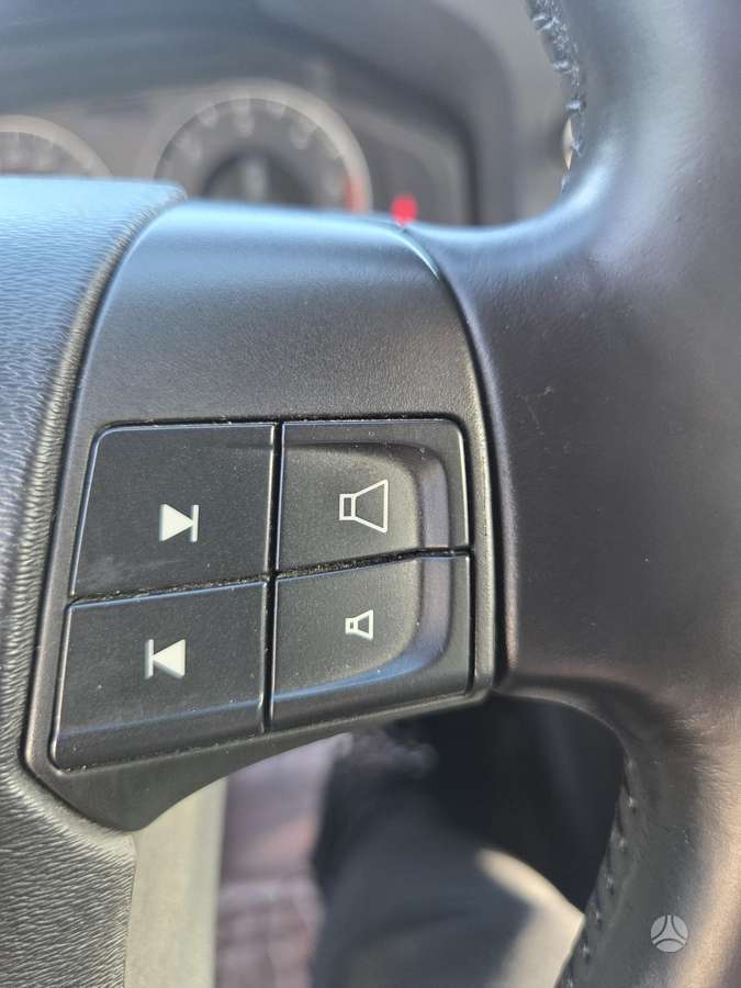 Volvo XC70 2009 — photo 17