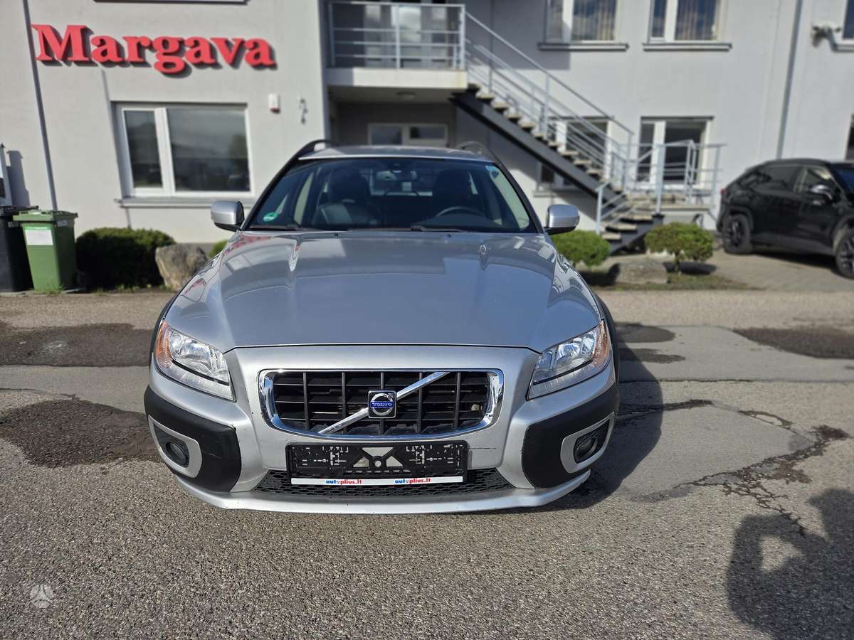 Volvo XC70 2009 — rear view