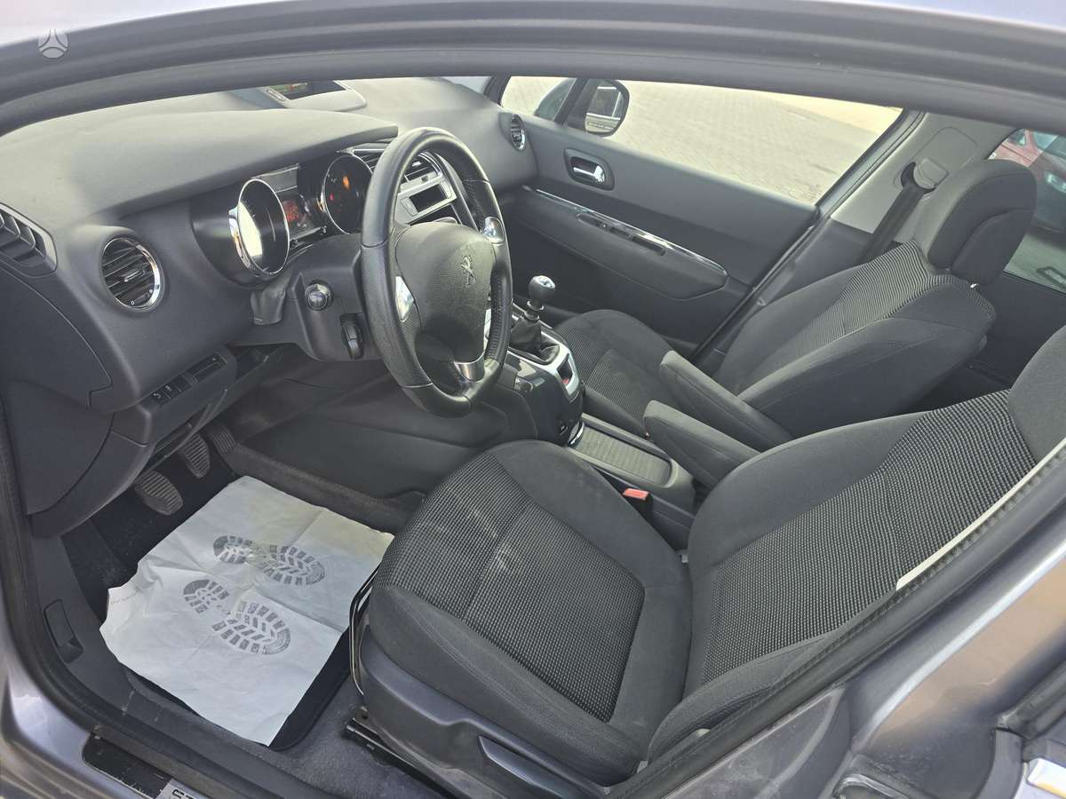 Peugeot 5008 2014 — photo 15