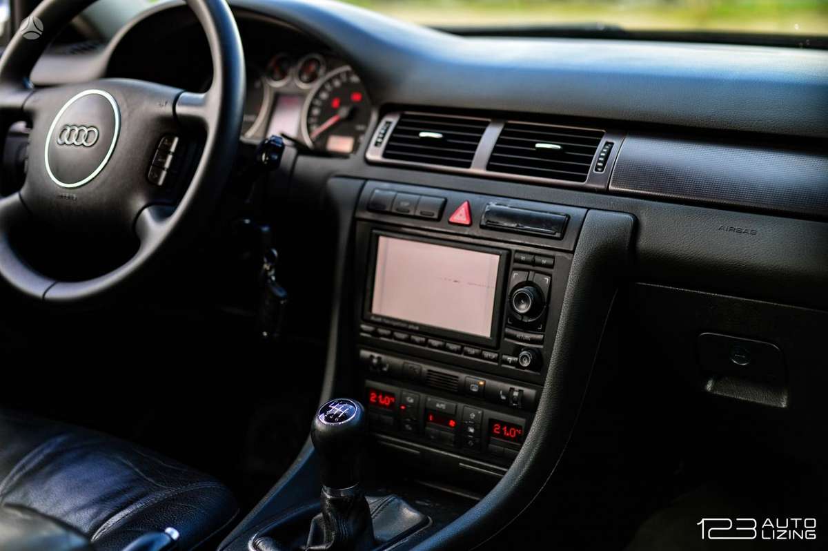 Audi A6 2004 — photo 12