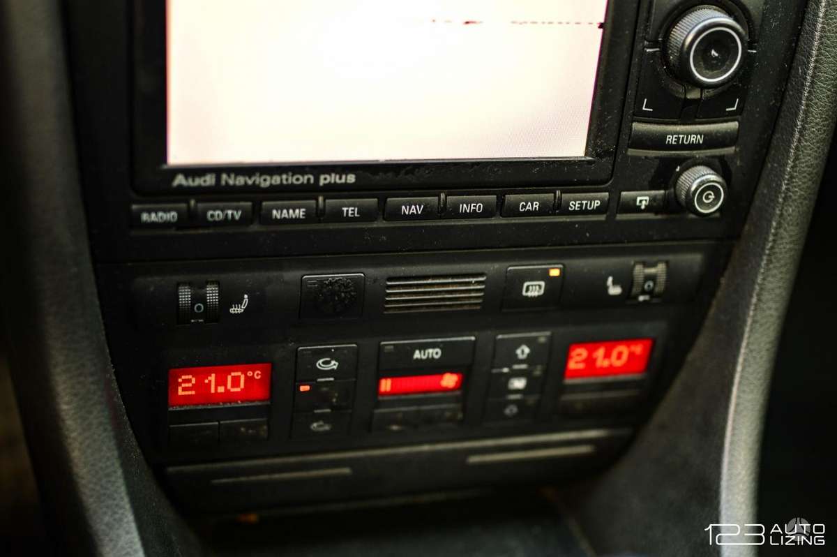 Audi A6 2004 — photo 18