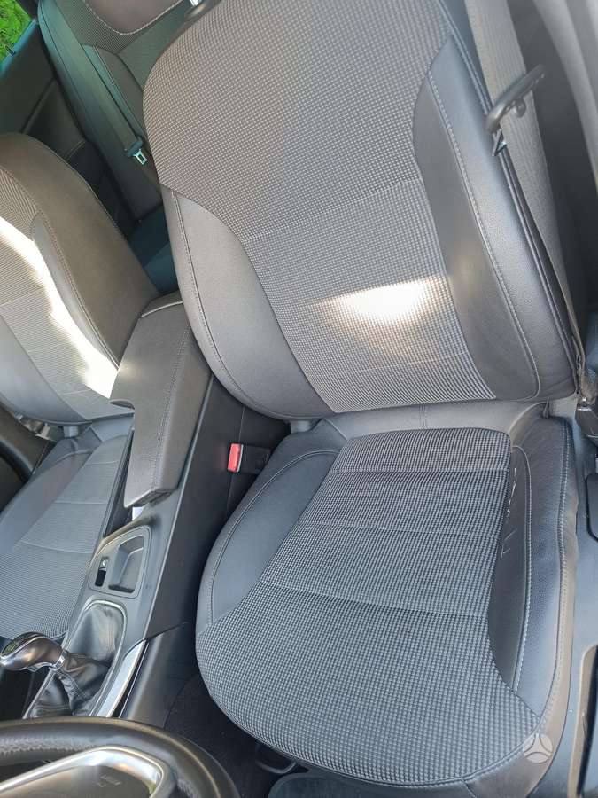 Opel Insignia 2011 — photo 11