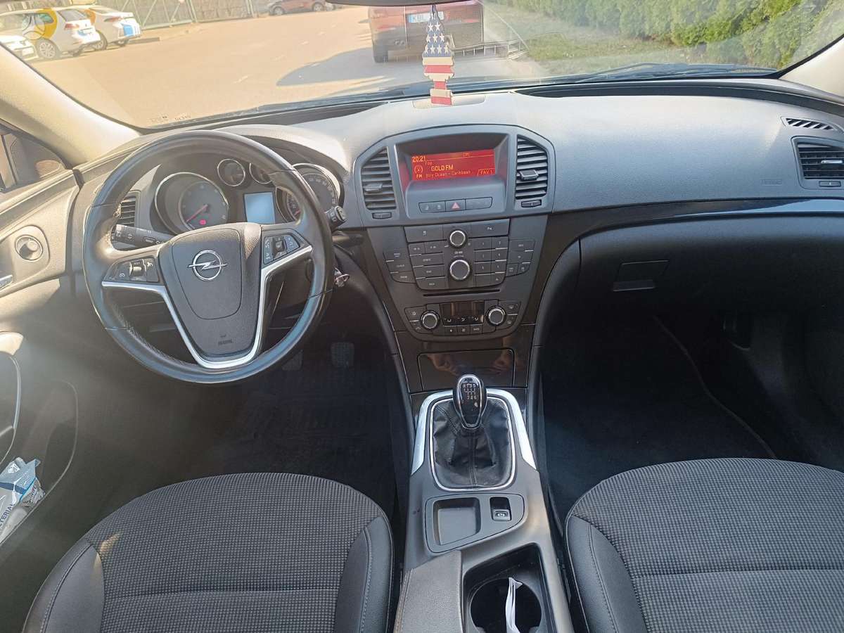 Opel Insignia 2011 — photo 12