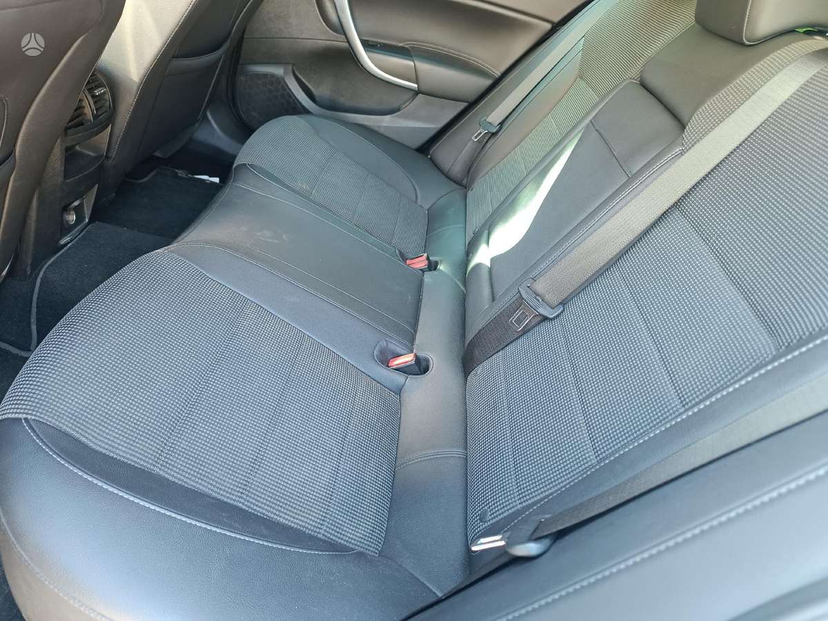 Opel Insignia 2011 — photo 13