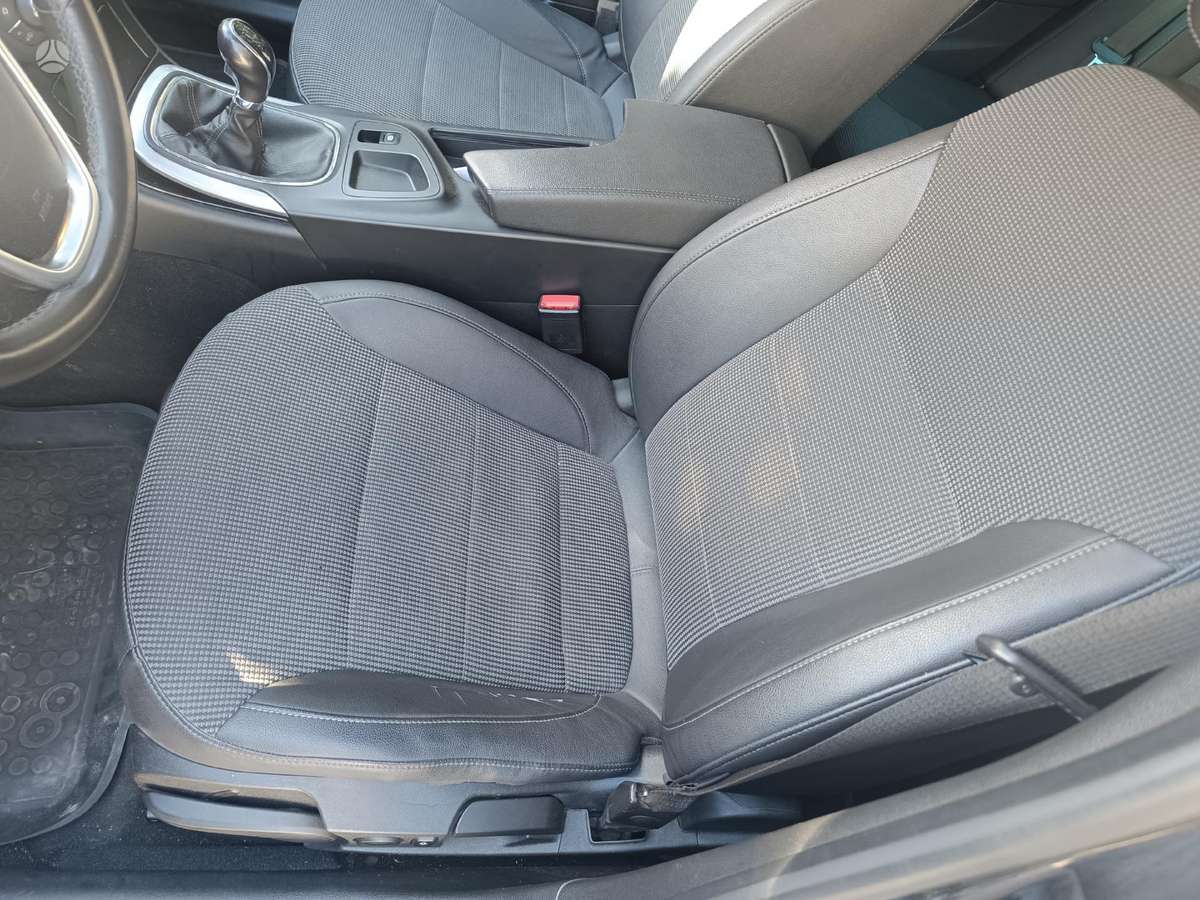 Opel Insignia 2011 — photo 15