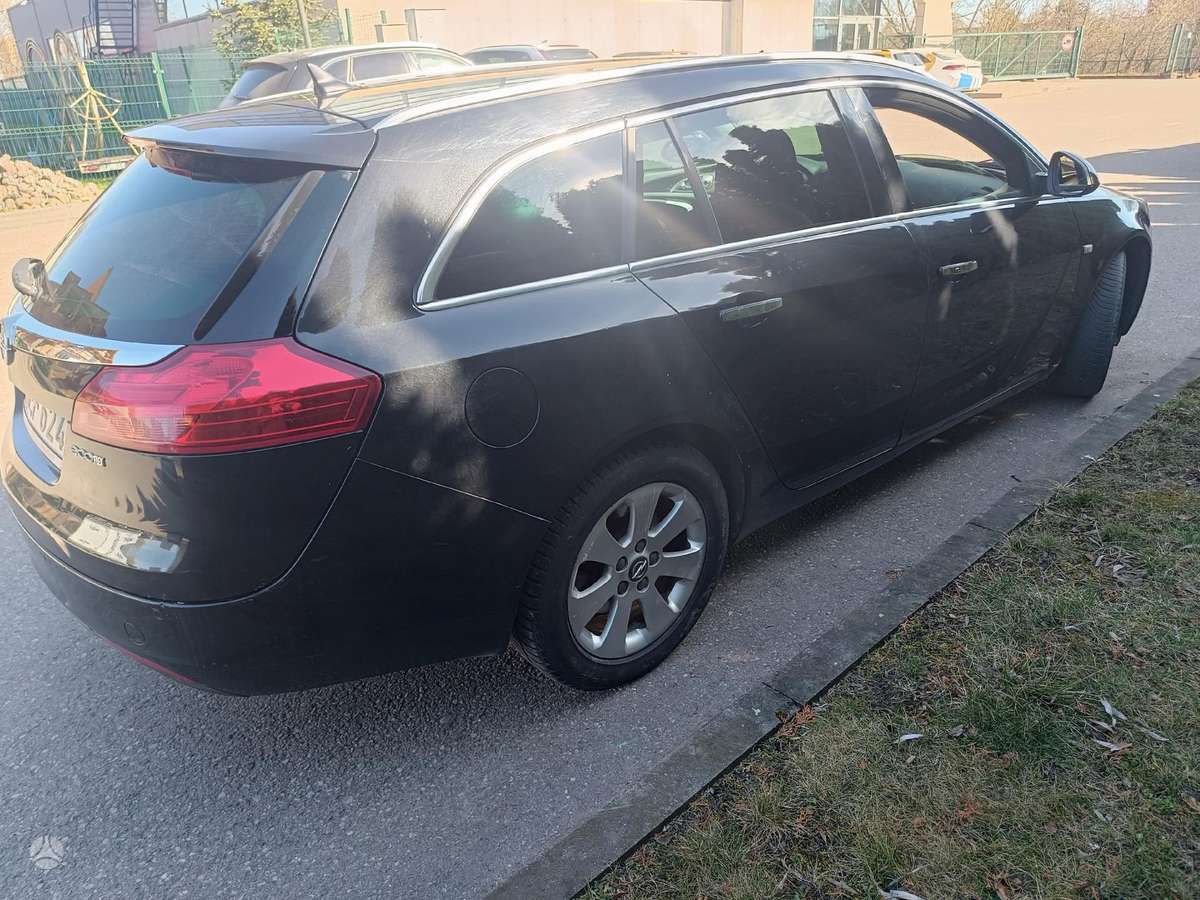 Opel Insignia 2011 — photo 9