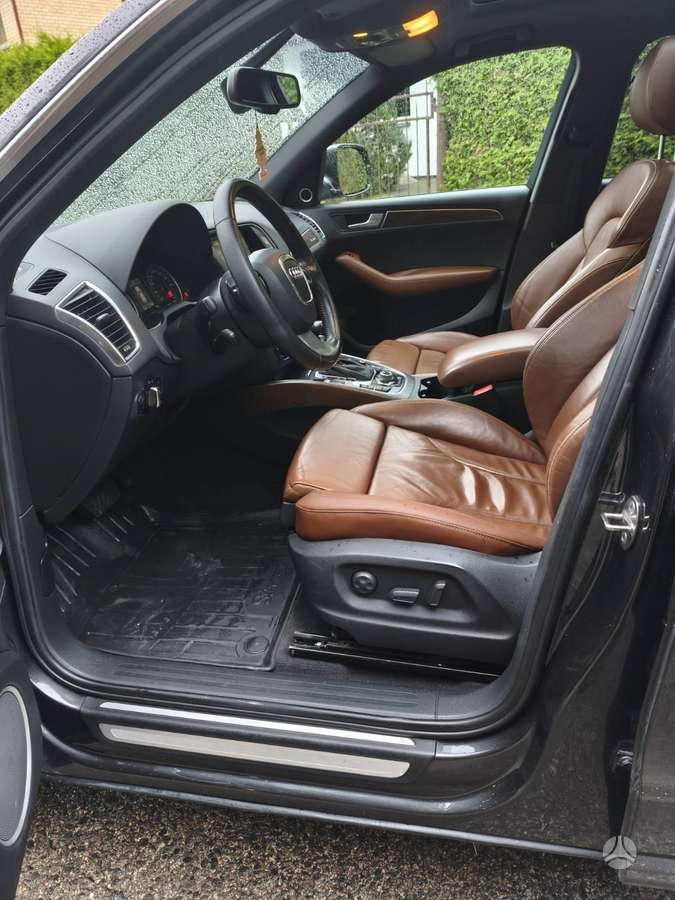 Audi Q5 2009 — photo 11