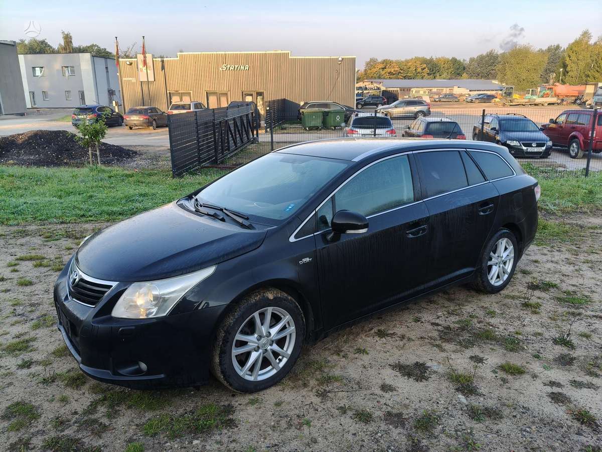 Toyota Avensis, 2011