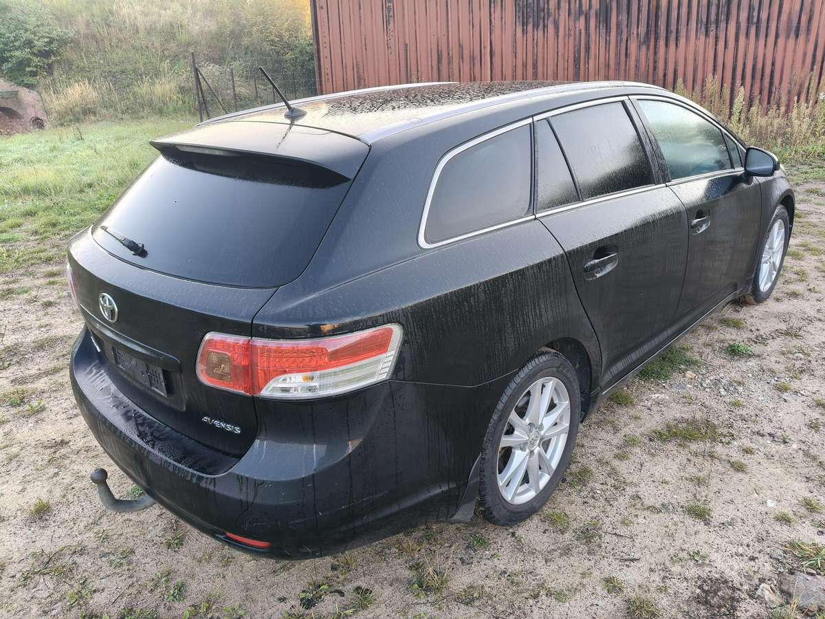 Toyota Avensis 2011 — двигун 2231 cm³, 150 HP (110kW)