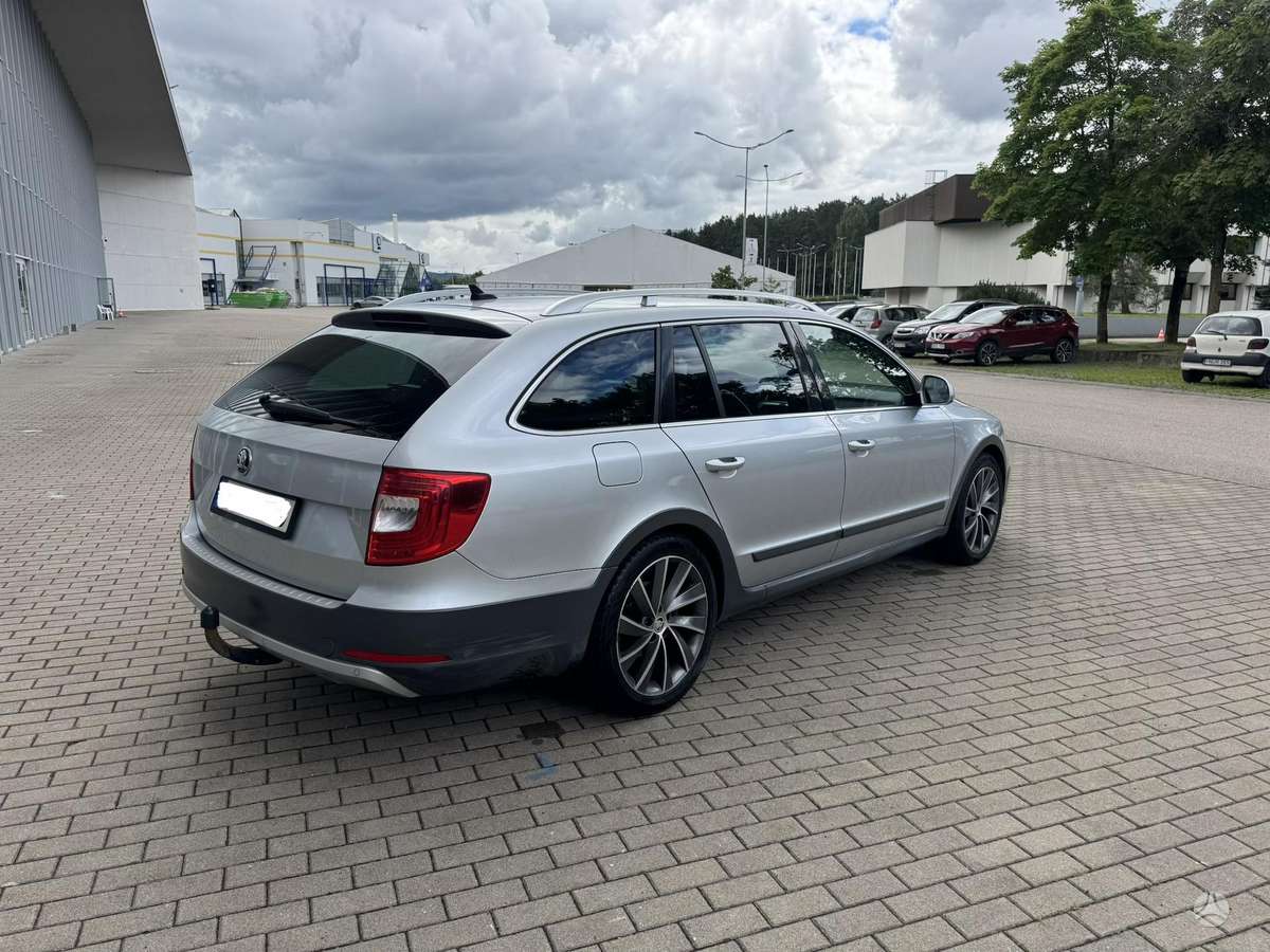 Skoda Superb 2015 — фото 10