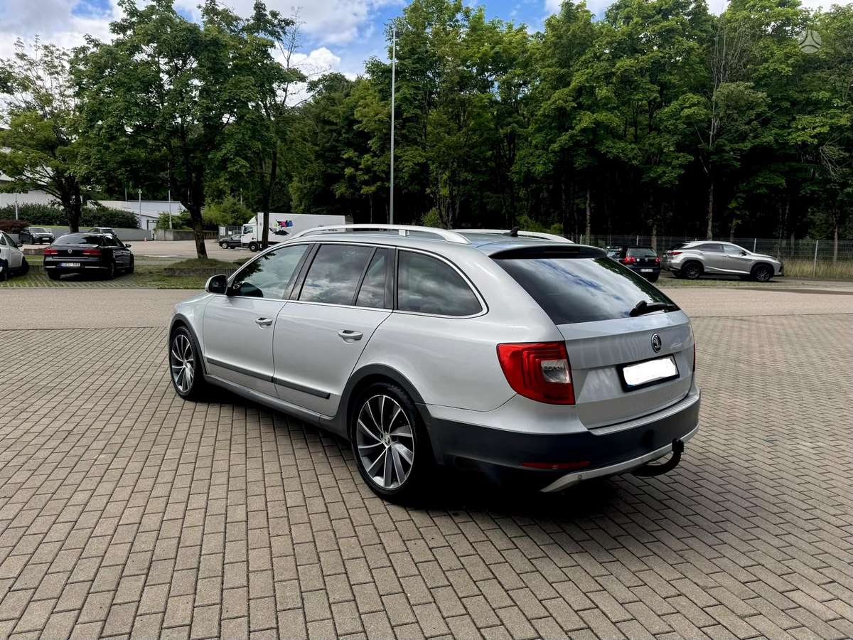 Skoda Superb 2015 — фото 11