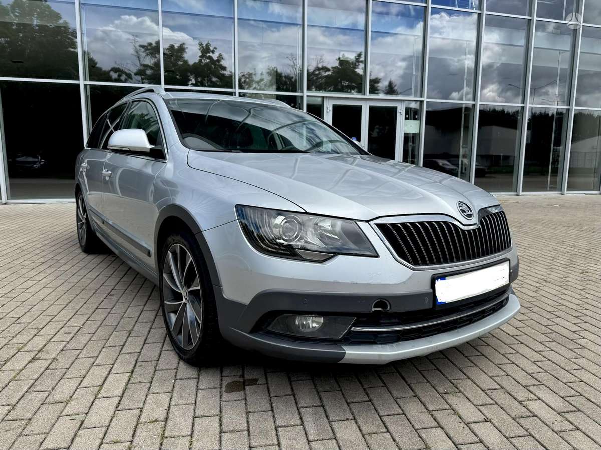 Skoda Superb 2015 — салон