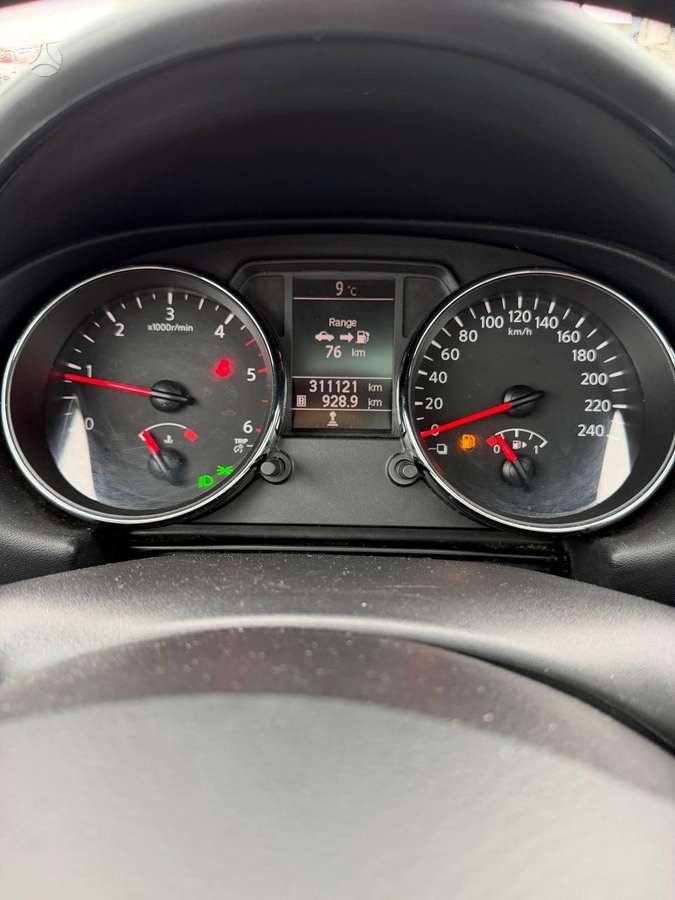 Nissan Qashqai 2011 — photo 21