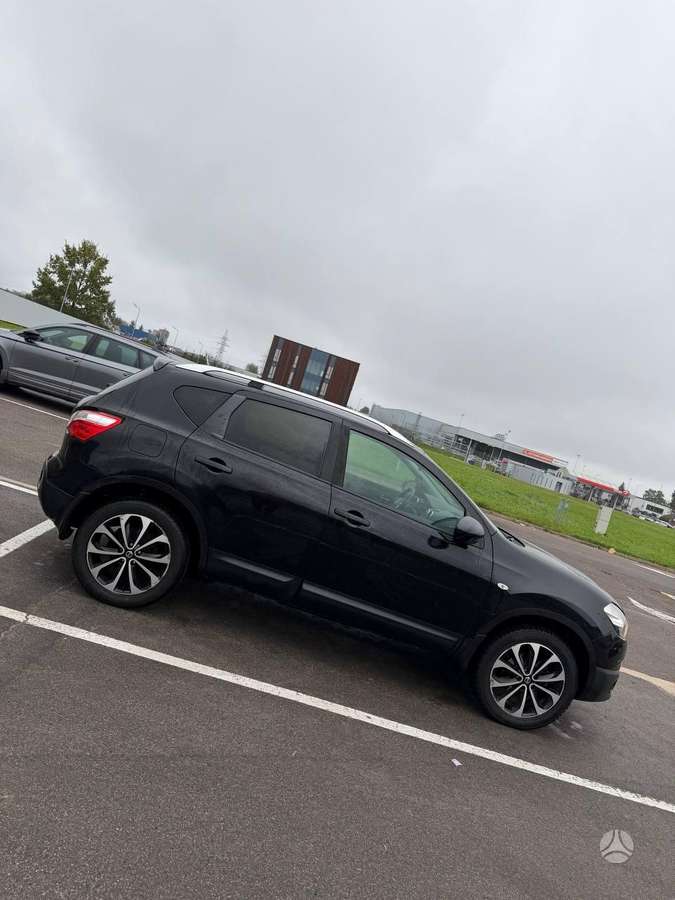 Nissan Qashqai 2011 — photo 8
