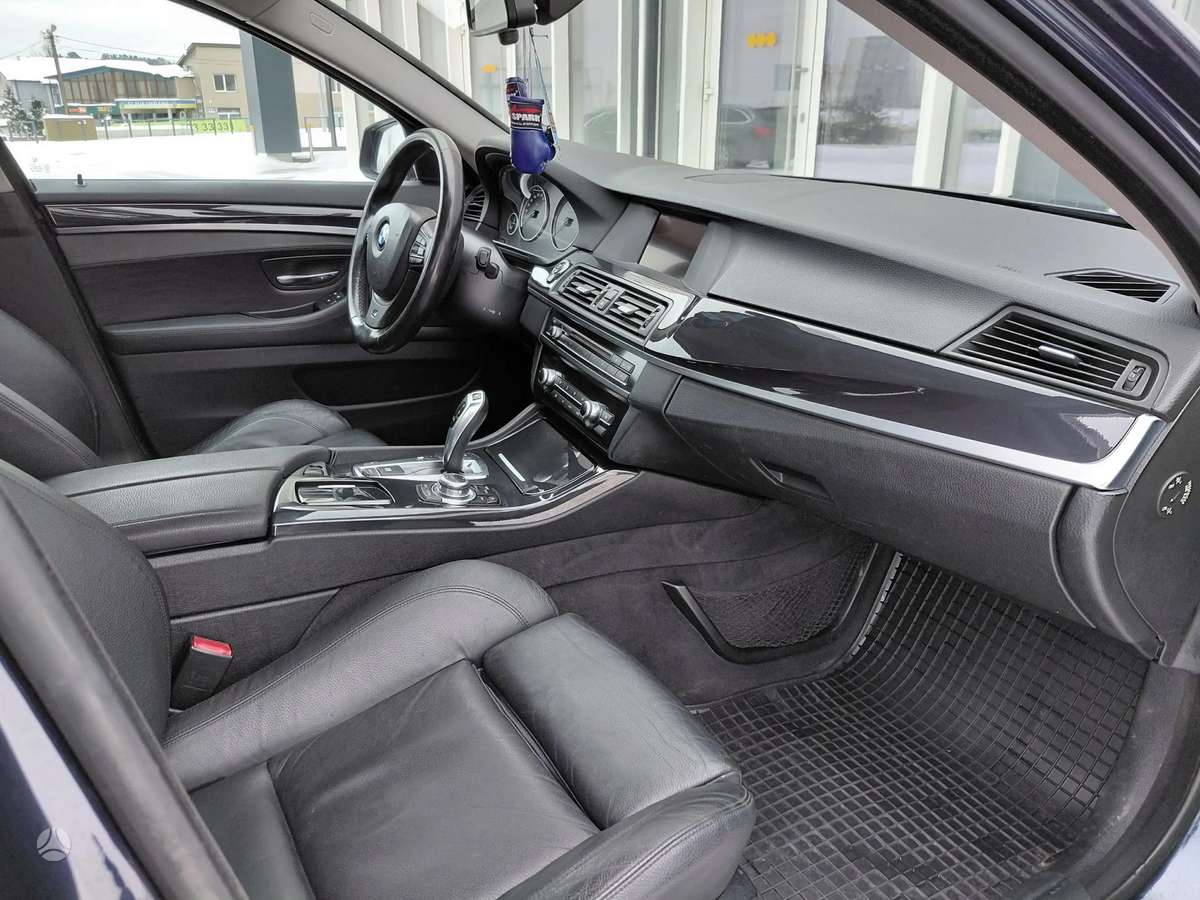 BMW 520 2013 — photo 11