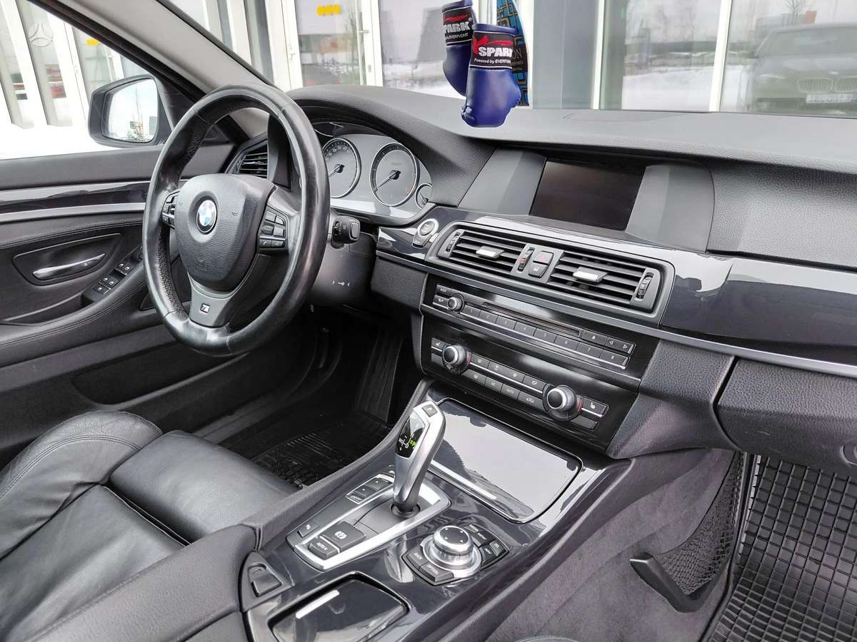 BMW 520 2013 — photo 12